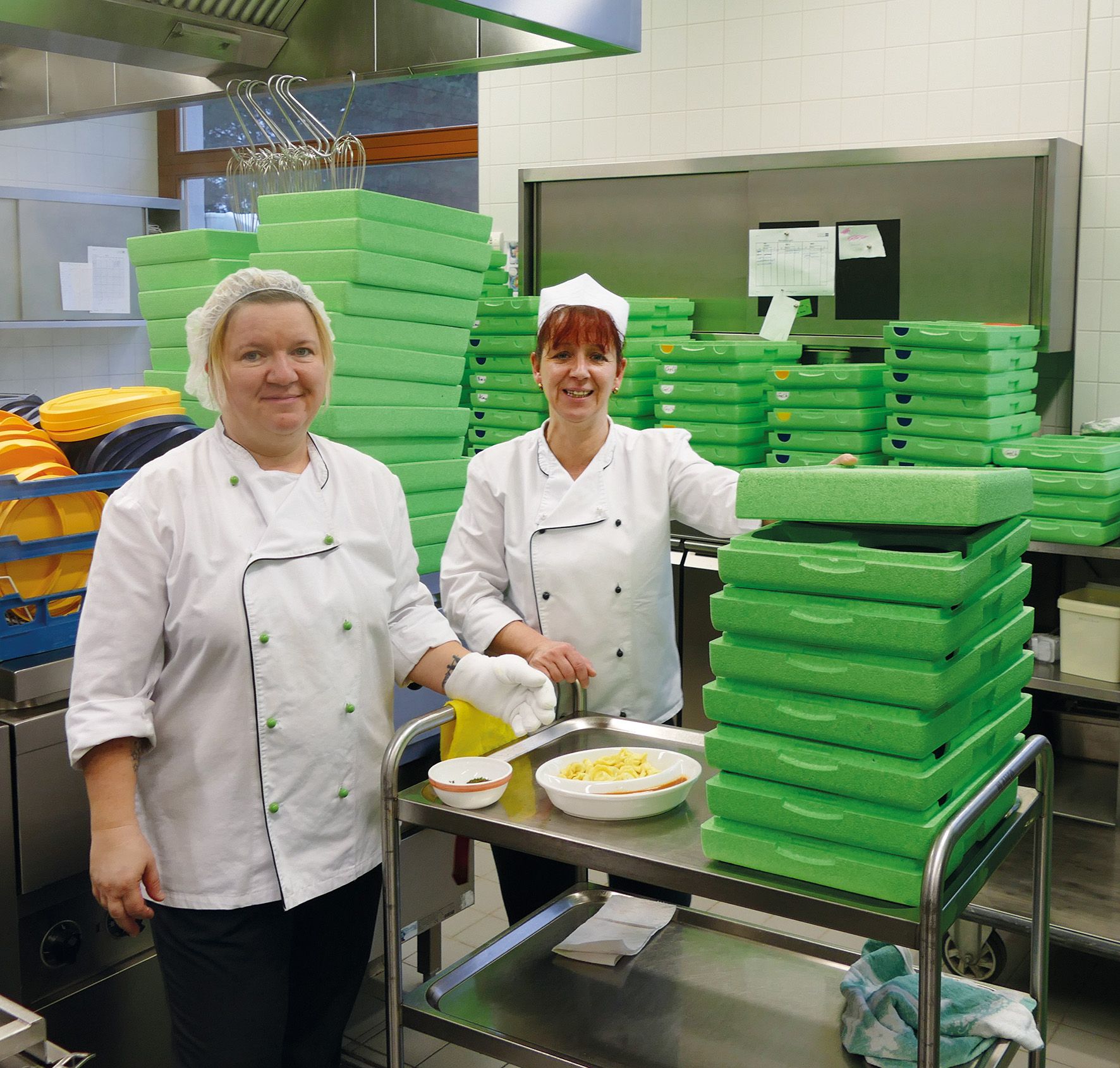 Foto: Diakos Service Gesellschaft Grimma mbH essen_auf_raedern_borna_kueche_1a