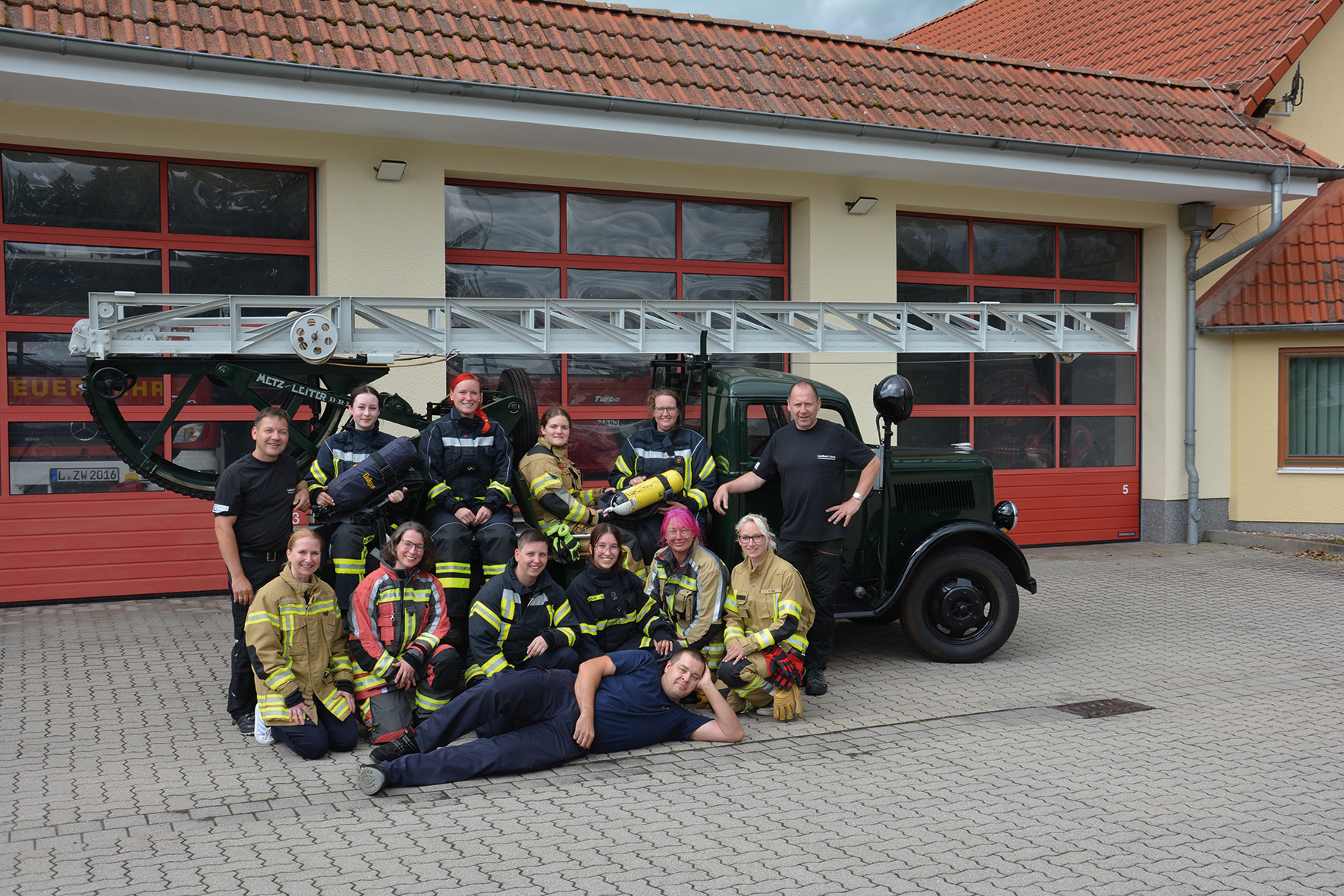 Zehn Frauen aus dem gesamten Landkreis nahmen an der Atemschutzübung teil. (Foto: Doreen Oehmichen) Feuerwehr